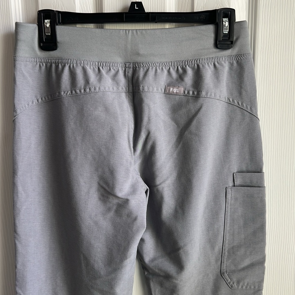 Figs Kade Cargo Scrub Pants - Picture 4 of 8